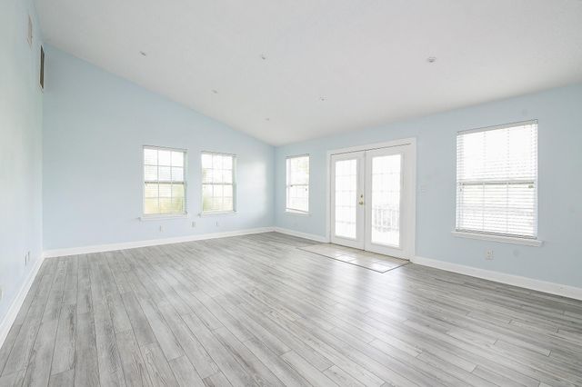 1615 Railroad Avenue, San Leon, TX 77539