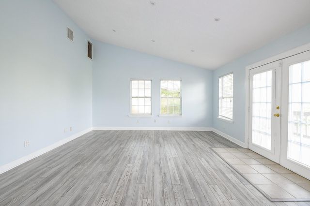 1615 Railroad Avenue, San Leon, TX 77539