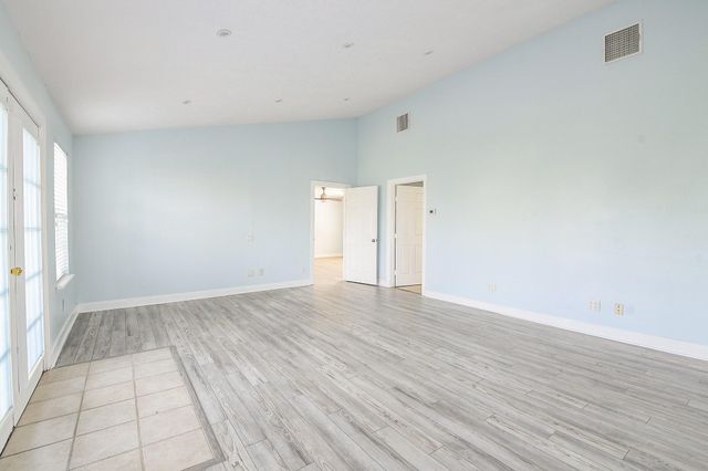 1615 Railroad Avenue, San Leon, TX 77539