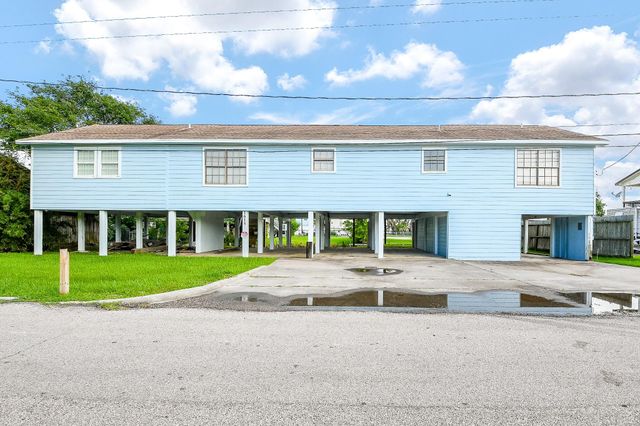 1615 Railroad Avenue, San Leon, TX 77539