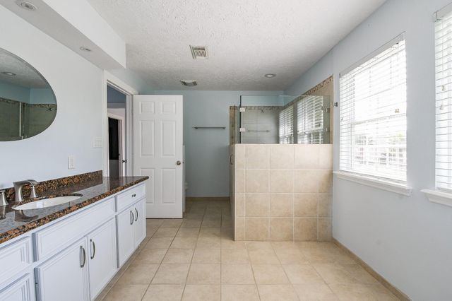 1615 Railroad Avenue, San Leon, TX 77539