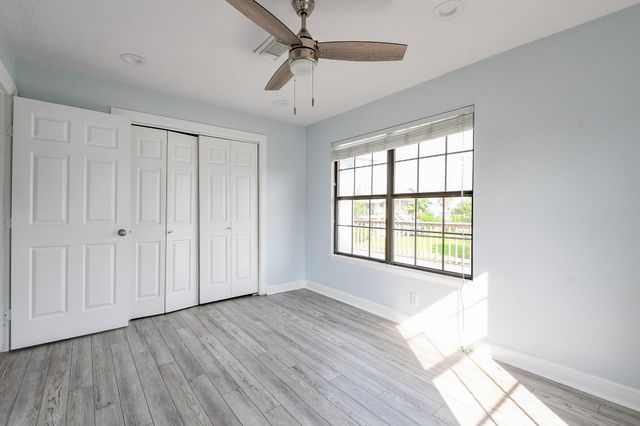 1615 Railroad Avenue, San Leon, TX 77539