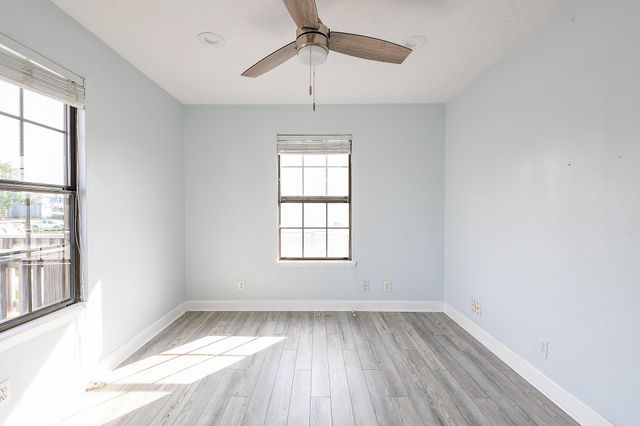 1615 Railroad Avenue, San Leon, TX 77539