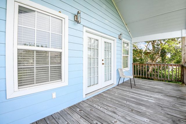 1615 Railroad Avenue, San Leon, TX 77539