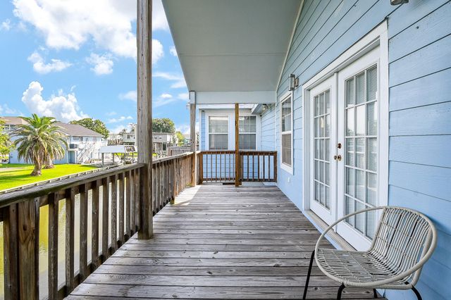 1615 Railroad Avenue, San Leon, TX 77539