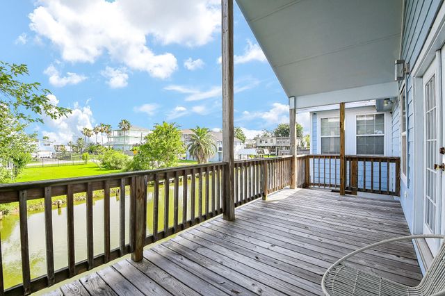 1615 Railroad Avenue, San Leon, TX 77539