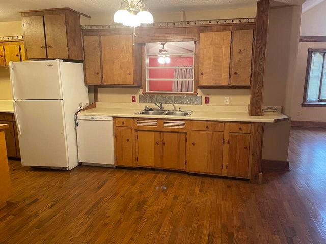 512 N Grand Street, Willow Springs, MO 65793