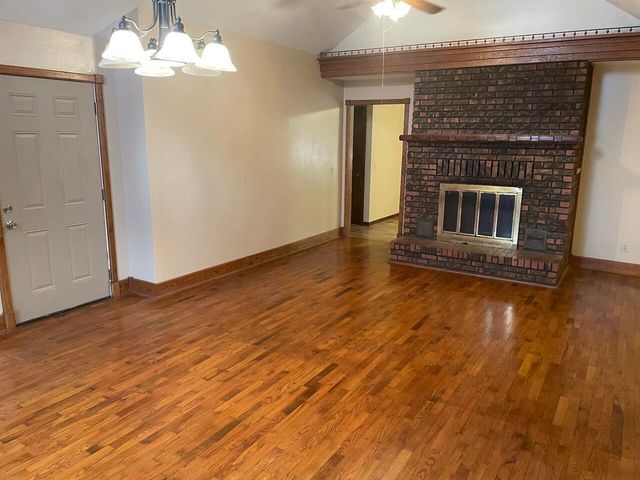 512 N Grand Street, Willow Springs, MO 65793