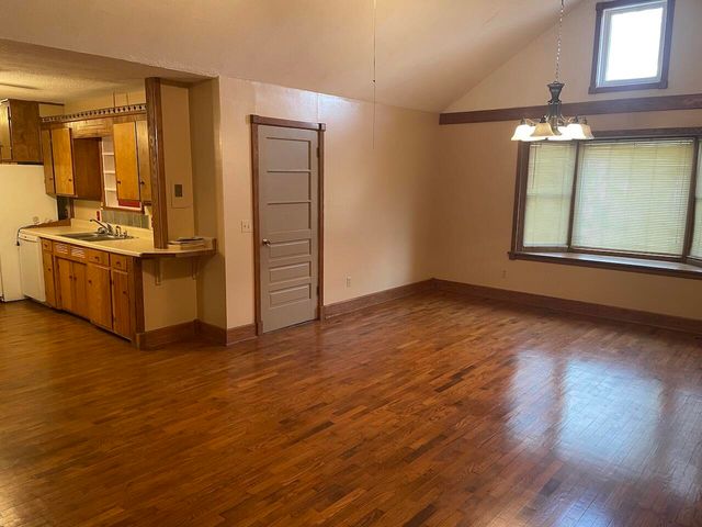 512 N Grand Street, Willow Springs, MO 65793