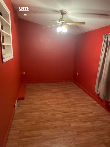 512 N Grand Street, Willow Springs, MO 65793