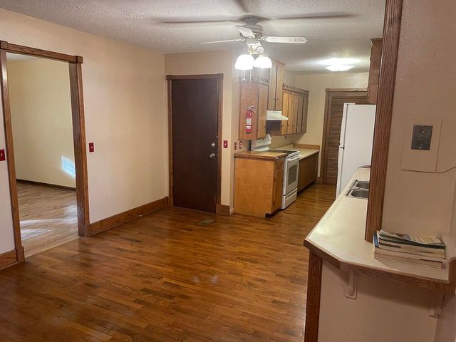 512 N Grand Street, Willow Springs, MO 65793