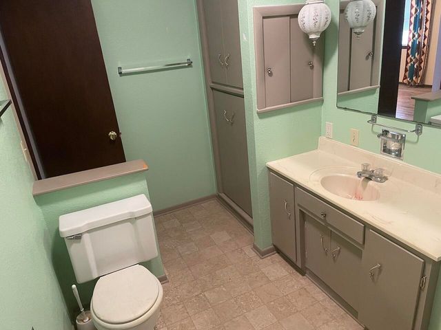 512 N Grand Street, Willow Springs, MO 65793