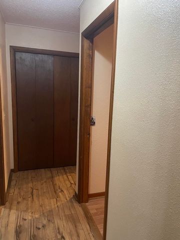 512 N Grand Street, Willow Springs, MO 65793