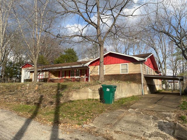 512 N Grand Street, Willow Springs, MO 65793