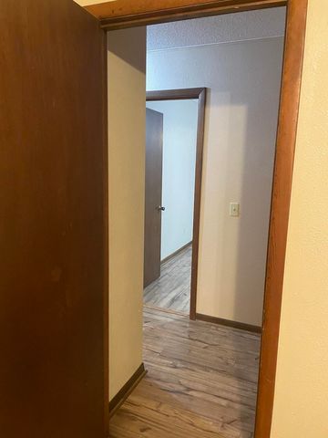 512 N Grand Street, Willow Springs, MO 65793