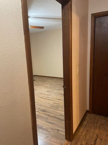 512 N Grand Street, Willow Springs, MO 65793