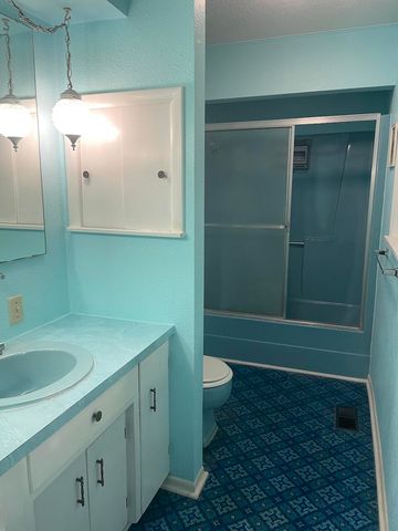 512 N Grand Street, Willow Springs, MO 65793