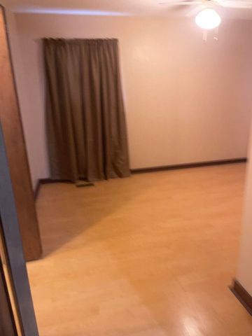 512 N Grand Street, Willow Springs, MO 65793