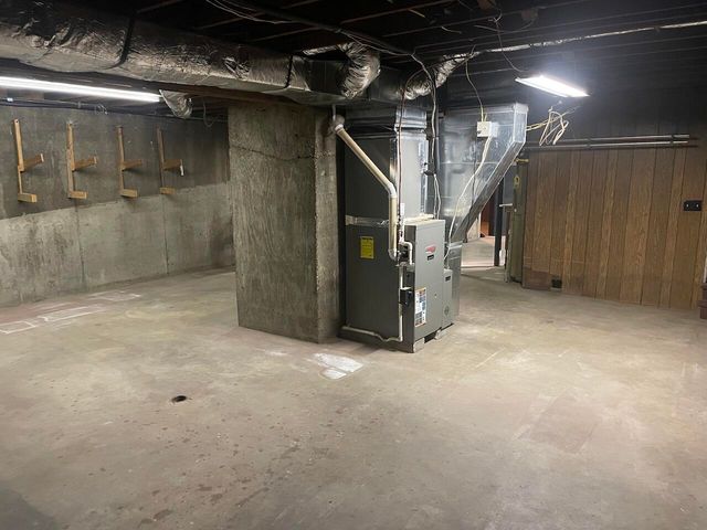 512 N Grand Street, Willow Springs, MO 65793