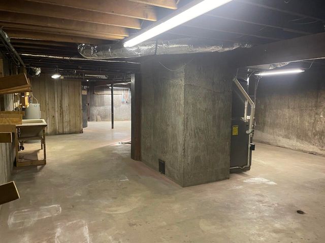 512 N Grand Street, Willow Springs, MO 65793