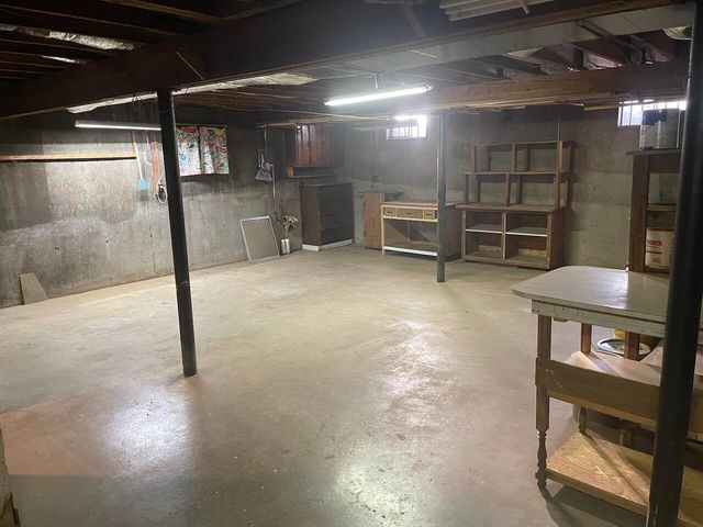 512 N Grand Street, Willow Springs, MO 65793