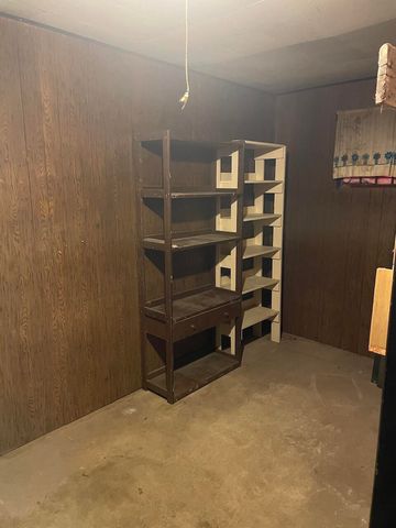 512 N Grand Street, Willow Springs, MO 65793