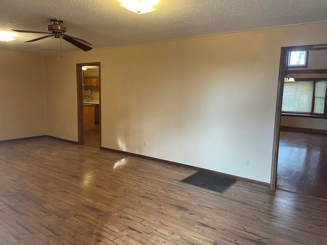 512 N Grand Street, Willow Springs, MO 65793