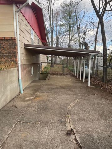 512 N Grand Street, Willow Springs, MO 65793