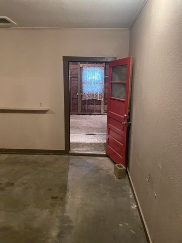 512 N Grand Street, Willow Springs, MO 65793