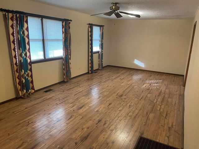 512 N Grand Street, Willow Springs, MO 65793