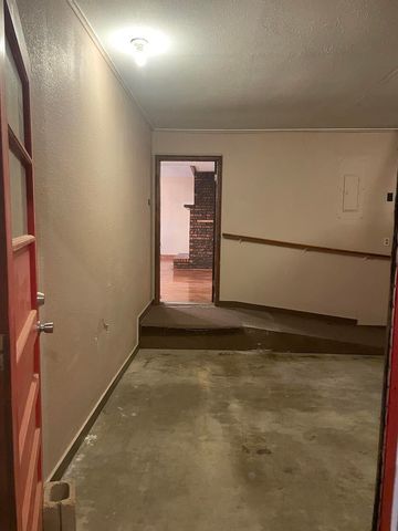 512 N Grand Street, Willow Springs, MO 65793