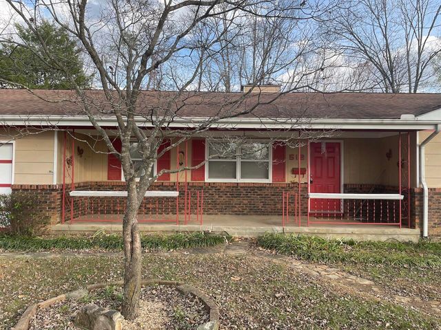 512 N Grand Street, Willow Springs, MO 65793