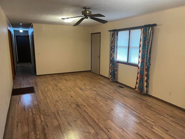 512 N Grand Street, Willow Springs, MO 65793