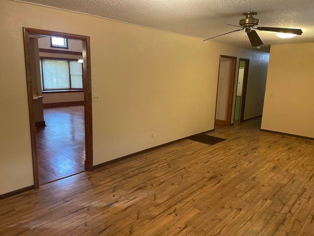 512 N Grand Street, Willow Springs, MO 65793