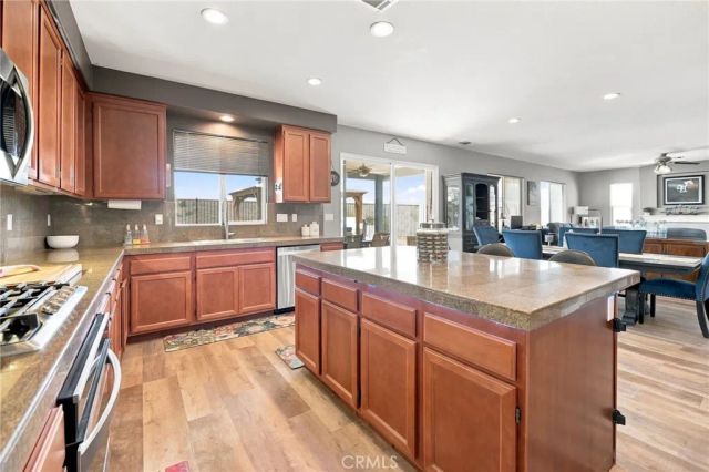 23682 Saratoga Springs, Murrieta, CA 92562