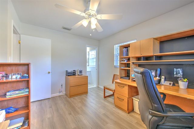 711 BANNOCKBURN AVENUE, Temple Terrace, FL 33617