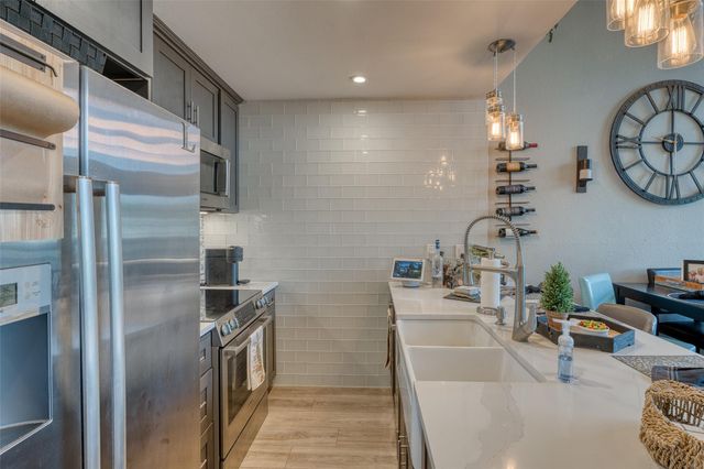 509 Short Circuit 203, Horseshoe Bay, TX 78657