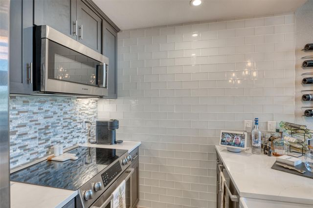 509 Short Circuit 203, Horseshoe Bay, TX 78657