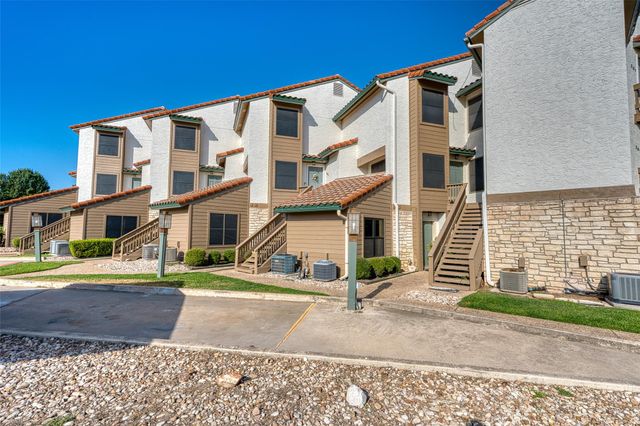 509 Short Circuit 203, Horseshoe Bay, TX 78657