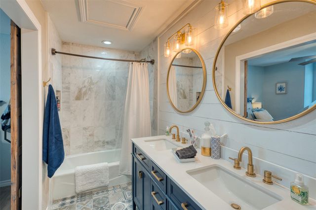 509 Short Circuit 203, Horseshoe Bay, TX 78657