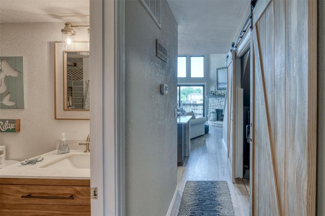 509 Short Circuit 203, Horseshoe Bay, TX 78657