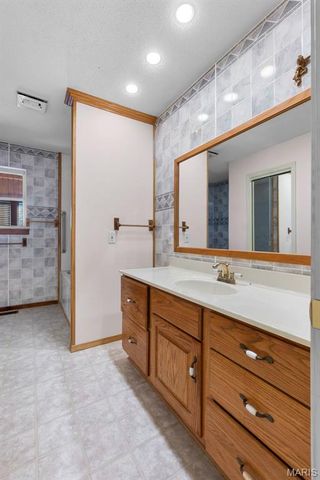 28 Oak Drive, Wappapello, MO 63966