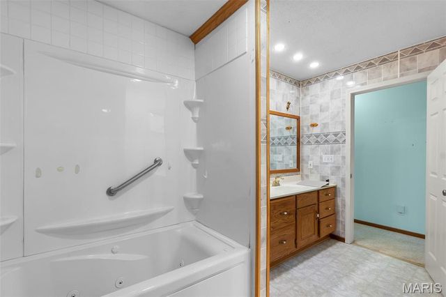 28 Oak Drive, Wappapello, MO 63966