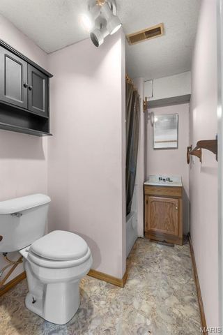 28 Oak Drive, Wappapello, MO 63966