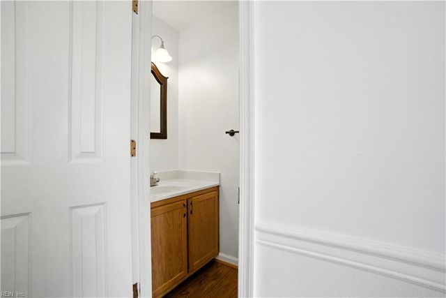 702 W Lake CIR, Chesapeake, VA 23322