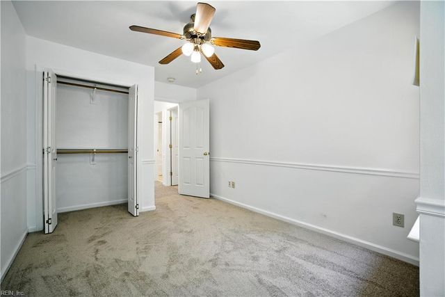 702 W Lake CIR, Chesapeake, VA 23322