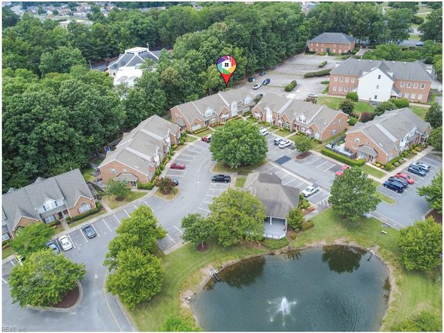 702 W Lake CIR, Chesapeake, VA 23322