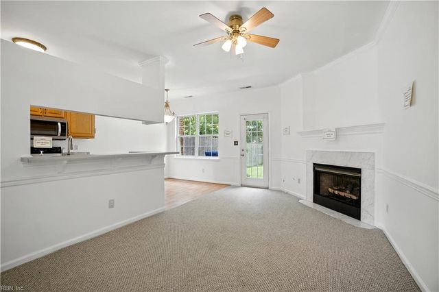 702 W Lake CIR, Chesapeake, VA 23322