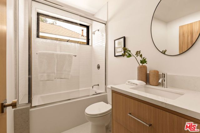 2425 20th Street B, Santa Monica, CA 90405