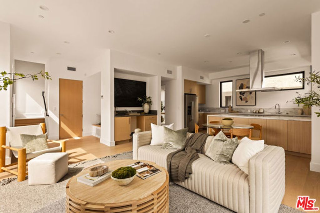 2425 20th Street B, Santa Monica, CA 90405